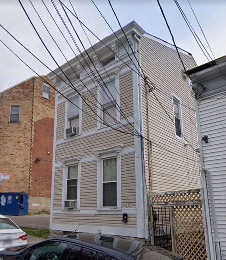 Primary Photo - 26 W Hollister St