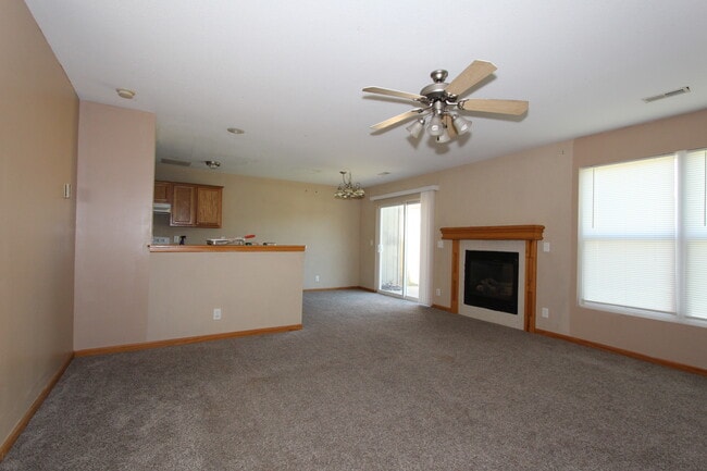 Living Room - 915 Jackalope Ct