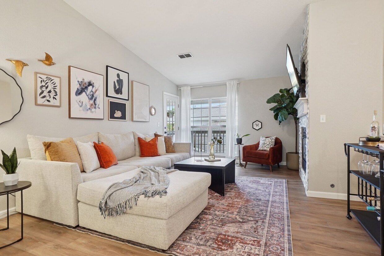 Foto principal - About This Property