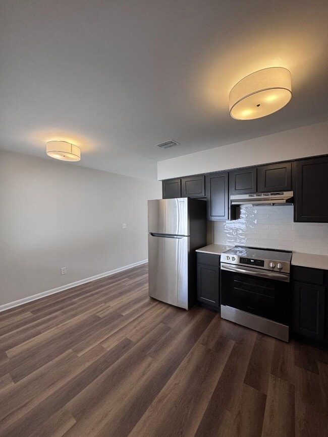 Building Photo - 1331 Cedar St