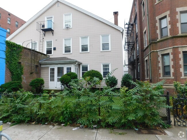 Building Photo - 900 Massachusetts Ave