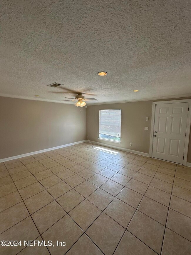 Building Photo - 10929 Weymouth Cir N