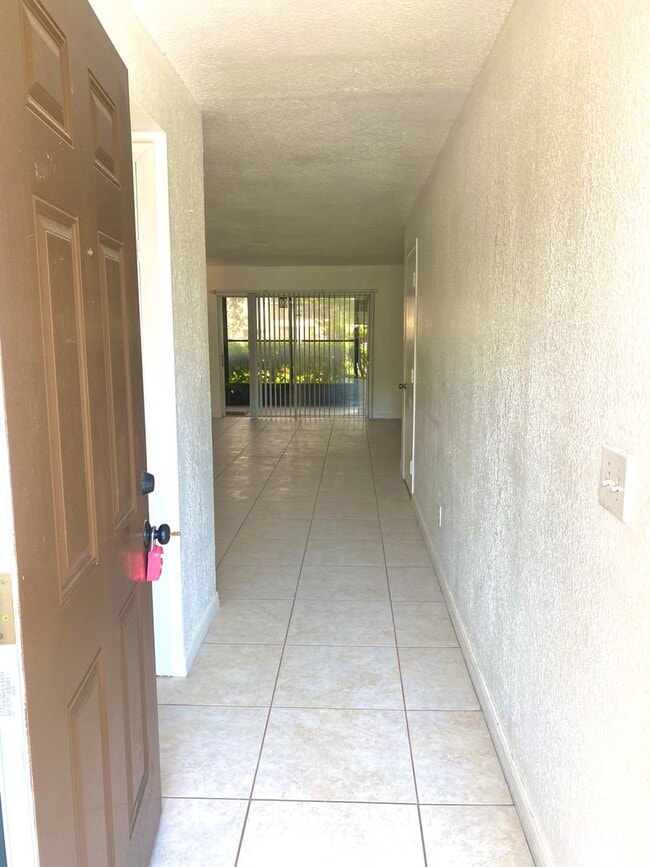 Building Photo - Beautiful Apartment 2/2  in ALTAMONTE SPRI...