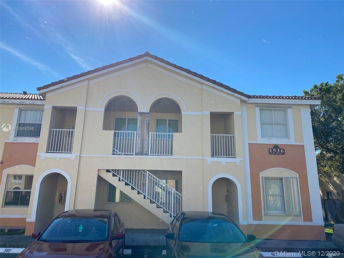 Primary Photo - 1536 SE 25th St