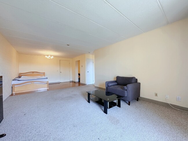 Building Photo - 185 Quincy Shore Dr