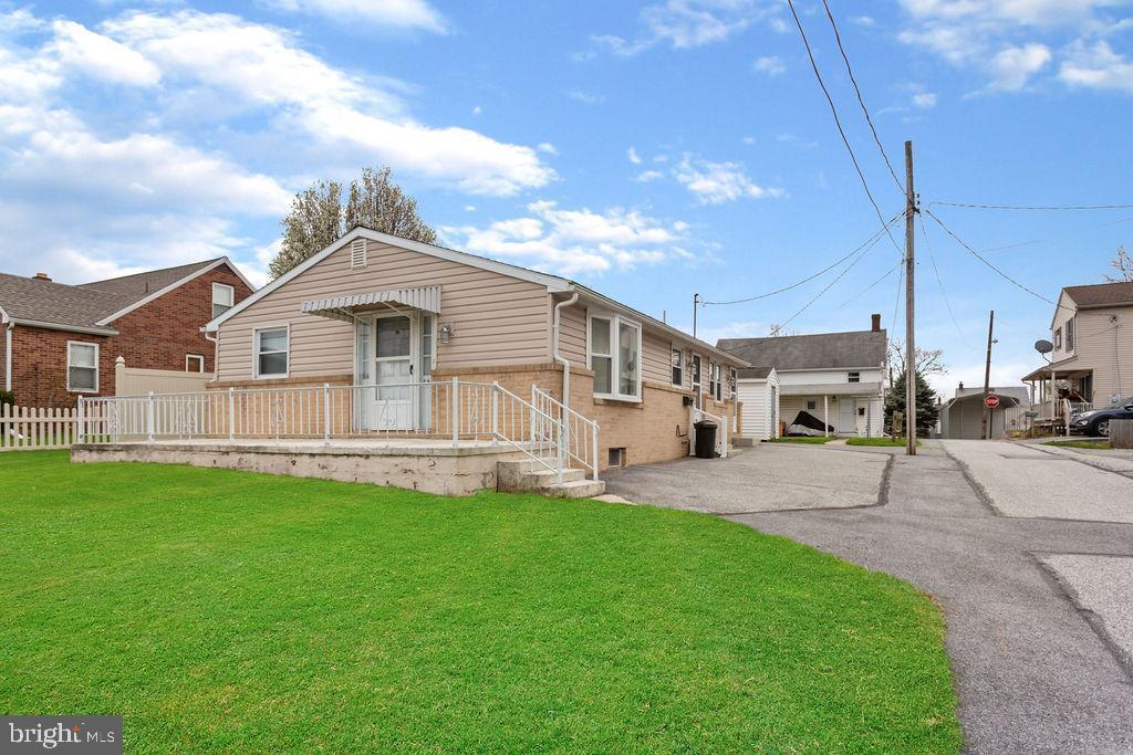Foto principal - 298 W Maple St