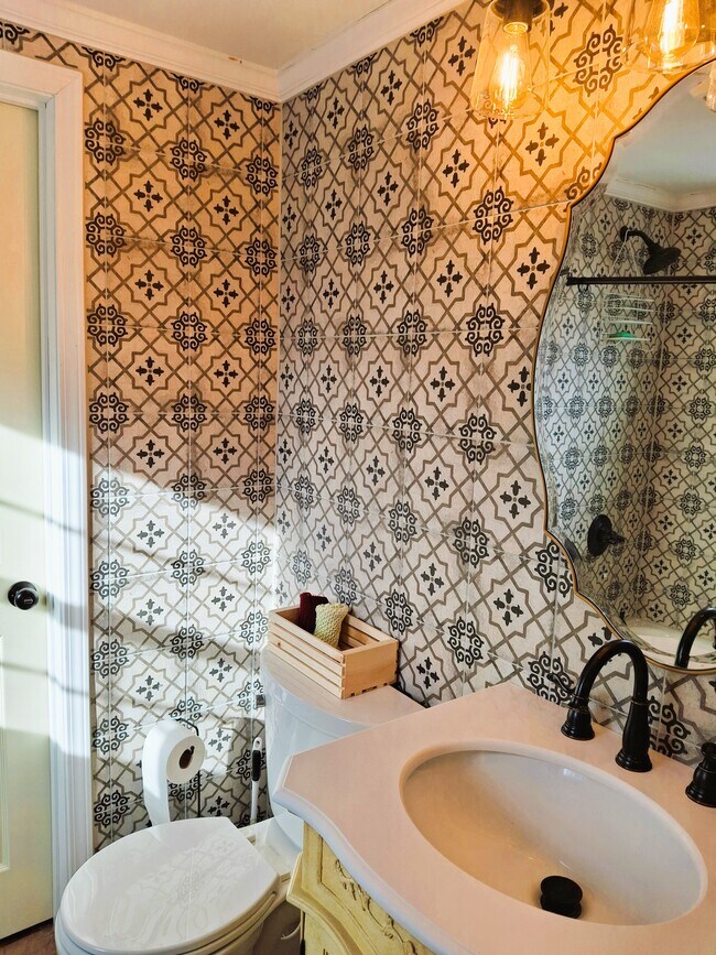 Foto del edificio - 108 E Park Ave