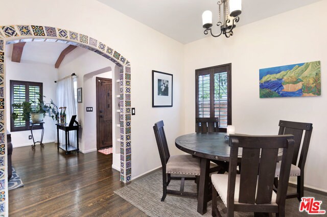 Building Photo - 2912 S Beverly Dr