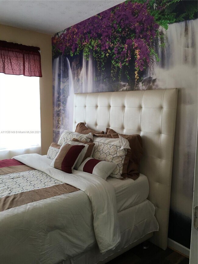 Foto del edificio - 614 10th St W
