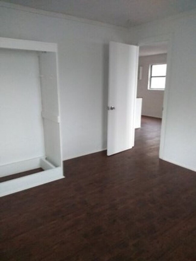 Foto del edificio - 922 NW 17th Ave