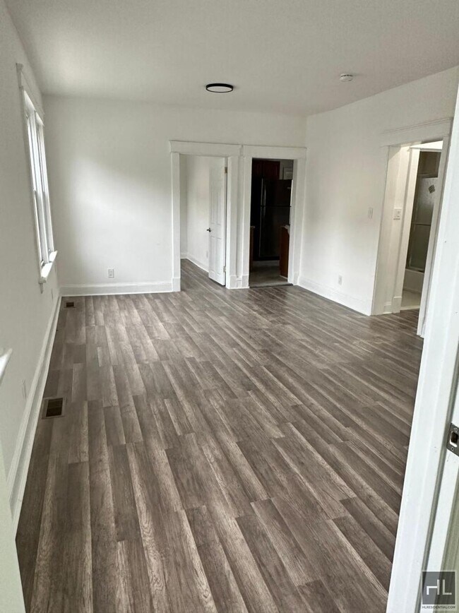 Foto del edificio - 4 Bedroom on MAPLE PARKWAY