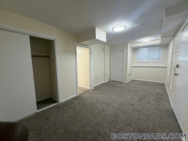 Building Photo - 18 Westgate Dr