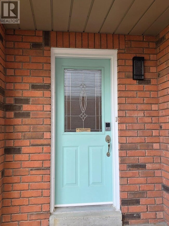 Photo du bâtiment - 1725 Woodgate Trail