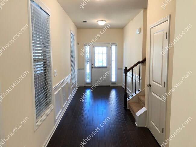 Building Photo - 117 Staley Dr