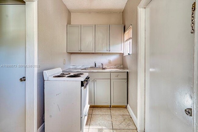 Foto del edificio - 2378 NW 60th St