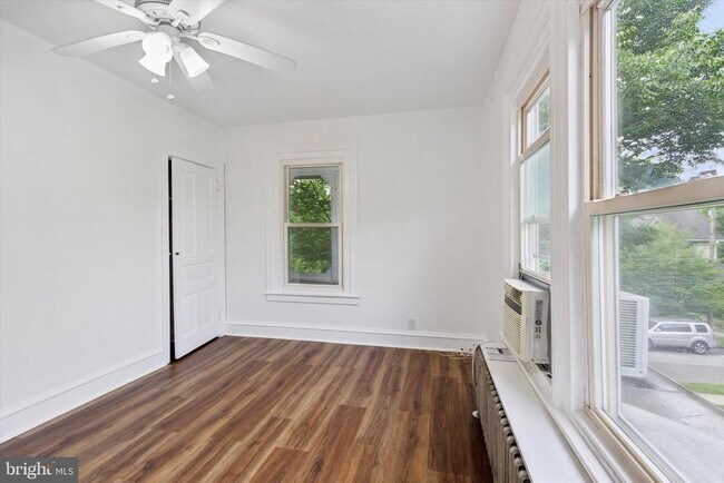 Foto del edificio - 313 Dartmouth Ave