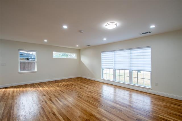 Foto del edificio - 2220 Housley Dr