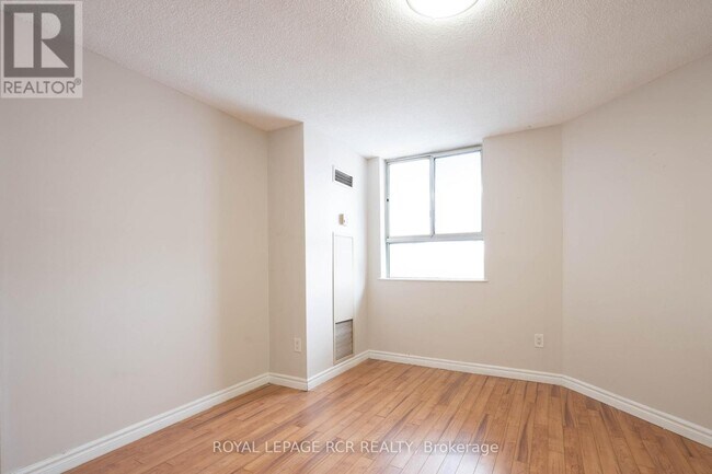 Photo du bâtiment - 236 Albion Rd