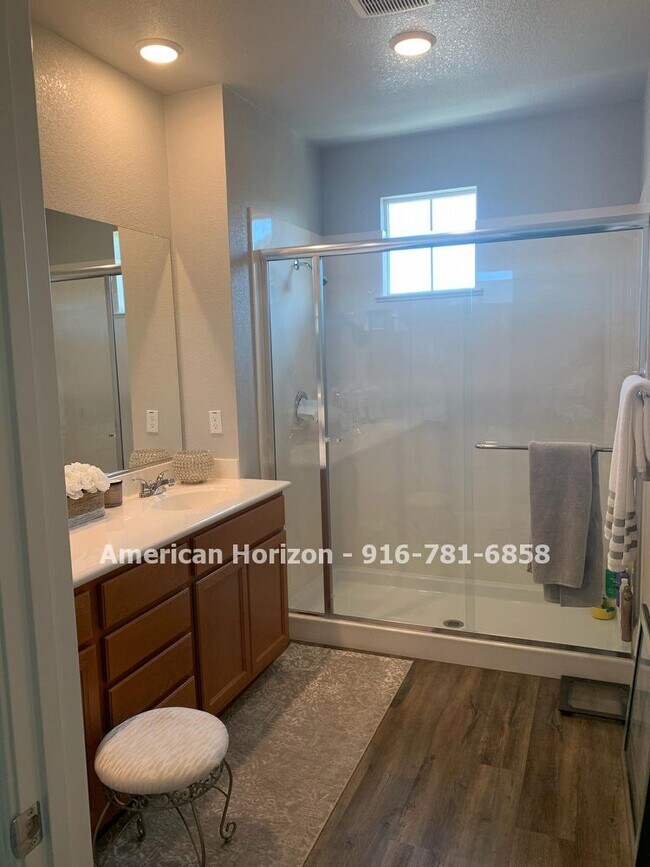 Foto del edificio - Newer 3 Bedroom Solar Home--East Roseville