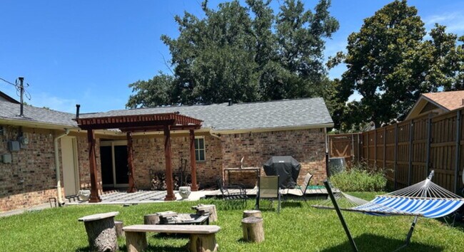 Foto del edificio - Walk to Campus from This Spacious 3BR/2BA Home