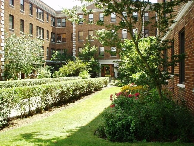 Building Photo - 62 Queensberry St