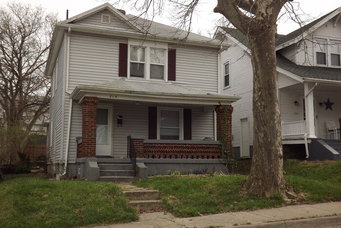 Primary Photo - COMING SOON! Spacious 3 Bed 1 Bath