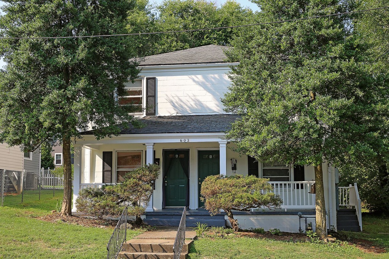 Primary Photo - Updated Main-Level Belmont Apartment