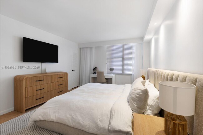 Foto del edificio - 5161 Collins Ave