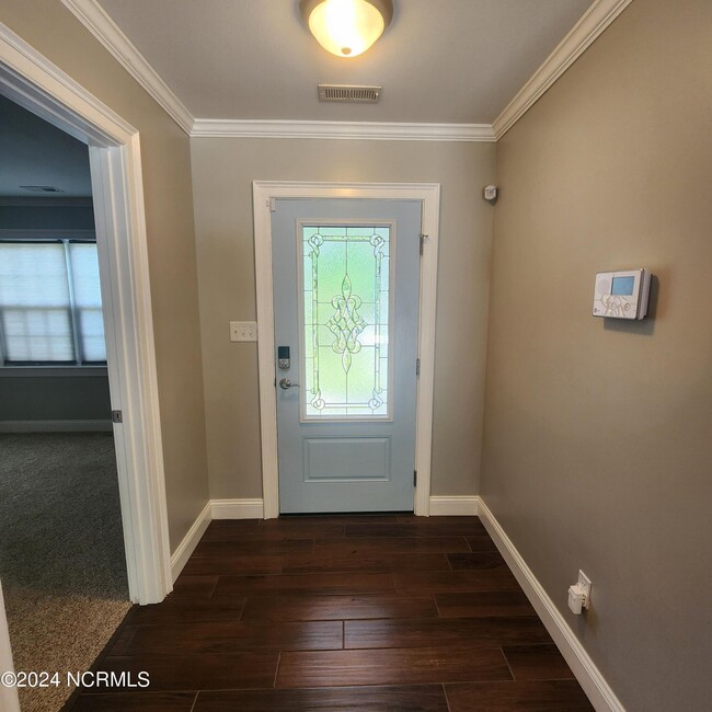 Foto del edificio - 115 Blue Bird Ln