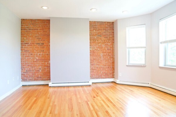 Foto del edificio - 386 Riverway