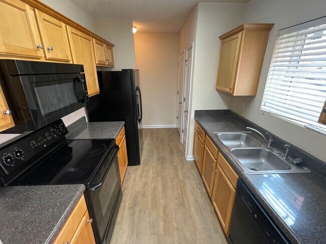 Building Photo - 237 Fern Ridge Ct