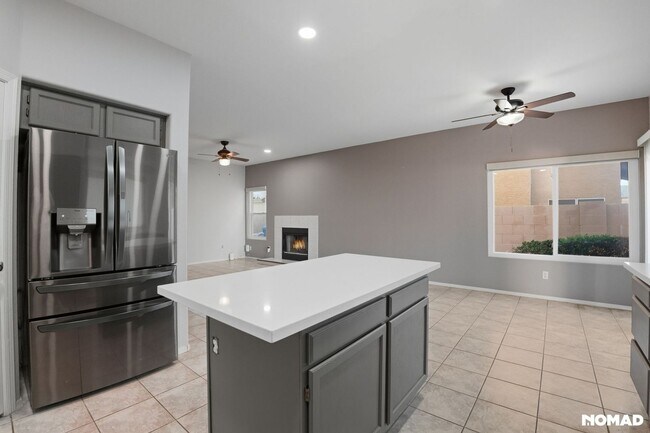 Foto del edificio - 16626 S 15th St