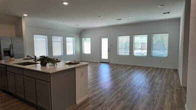 Building Photo - 7518 Angels Lndg Ln