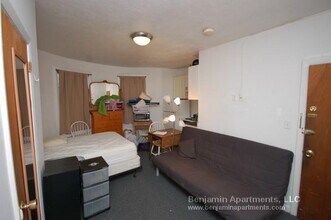 Building Photo - 28 S Huntington Ave