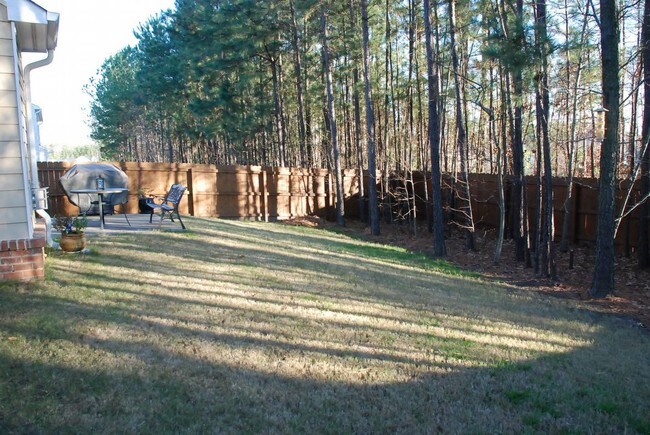 Building Photo - 404 Straywhite Ave