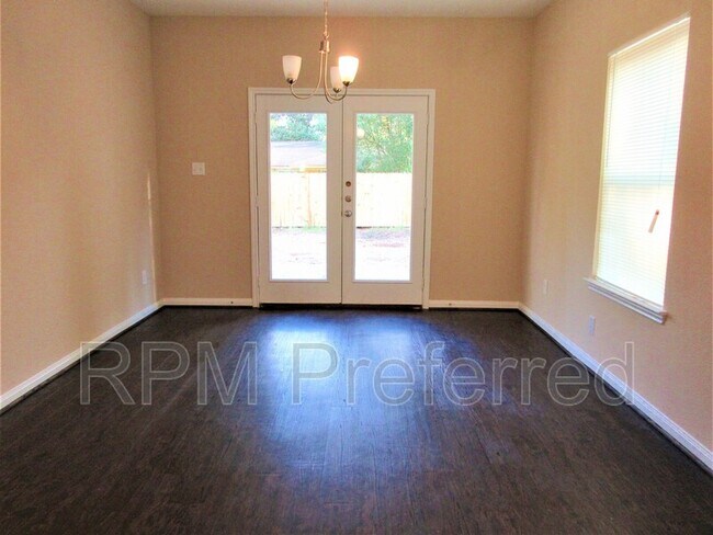 Building Photo - 8234 Claiborne St