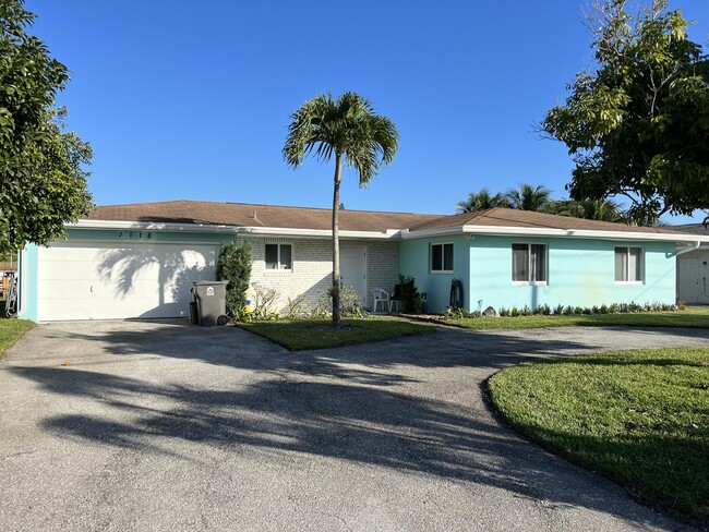 Building Photo - 1118 Lake Clarke Dr