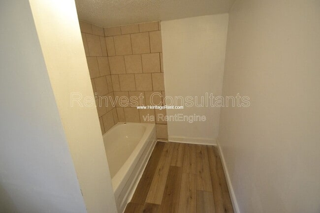 Building Photo - 2041 Yoast Ave