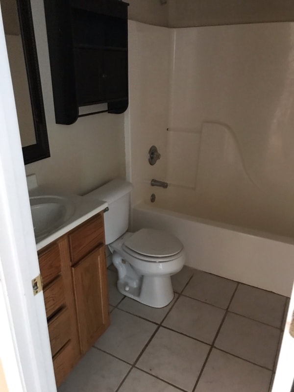 Building Photo - 205 Fox Run Rd