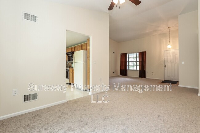 Foto del edificio - 1042 A Canterbury Dr