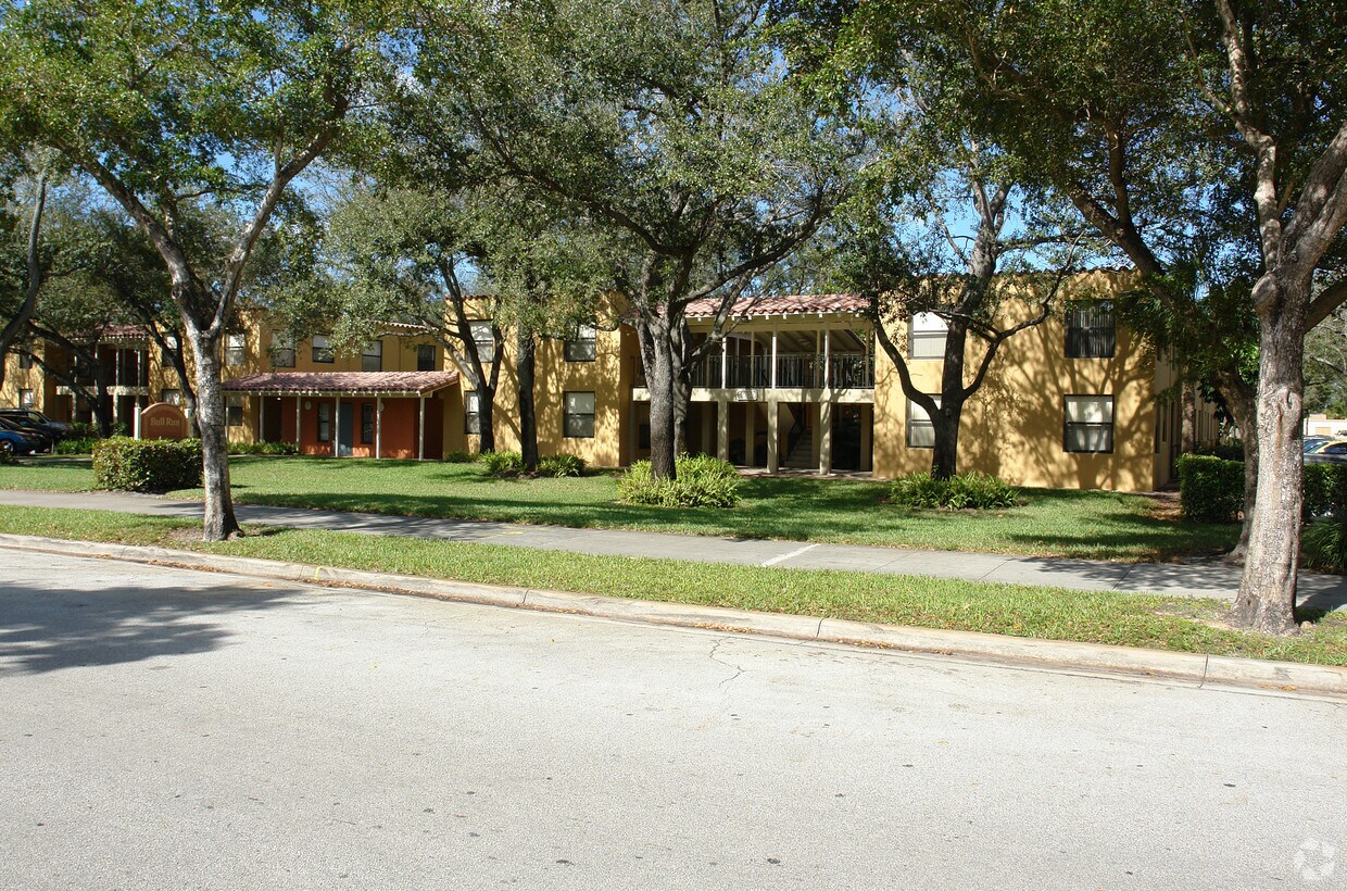 Bull Run Apartments Apartments in Hialeah, FL