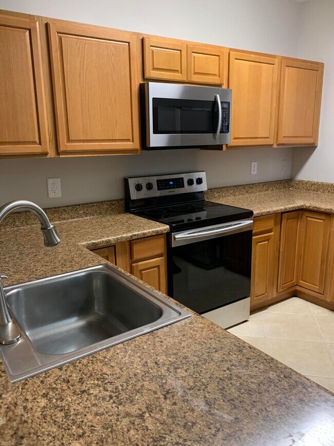 Foto del edificio - 4811 NW 58th Manor