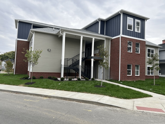 Building Photo - 2200 Bradley Ave