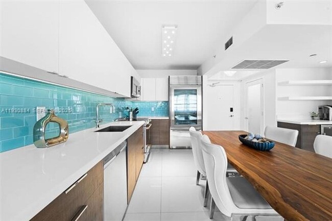 Foto del edificio - 100 Lincoln Rd