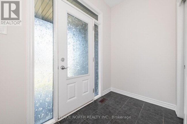 Building Photo - 1024 Kijik Cres