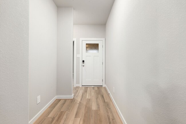 Building Photo - 6623 Castella Dr