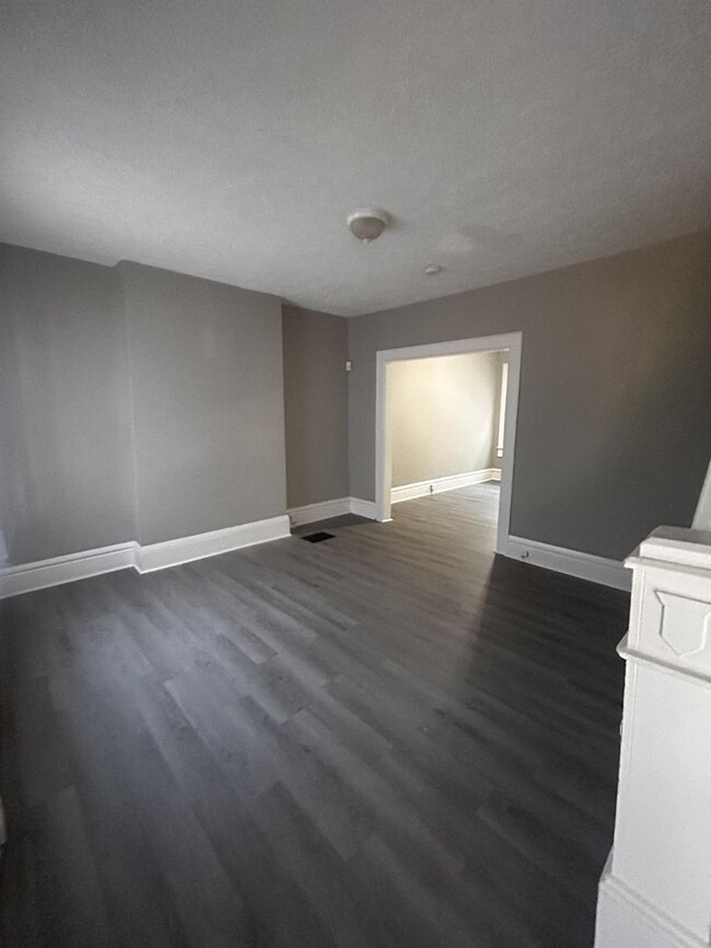 Foto del edificio - 889-895 East Fulton Street