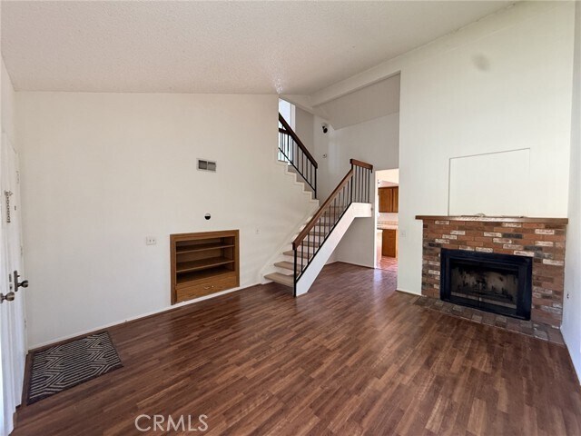 Foto del edificio - 1061 N Glendora Ave