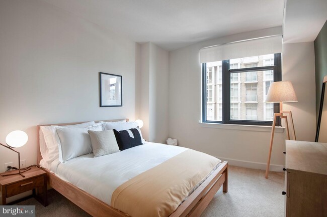 Foto del edificio - 401 Massachusetts Ave NW