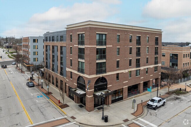 Calle Depeyster 210 S. - Landmark at Kent